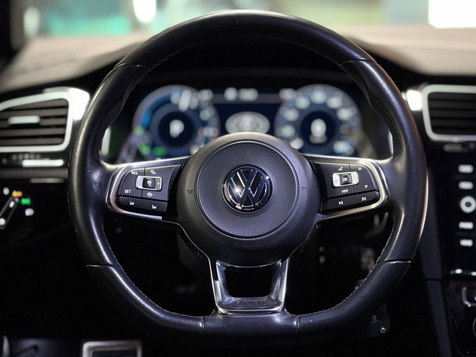 VW Golf VII 1,4 GTE DSG 5d