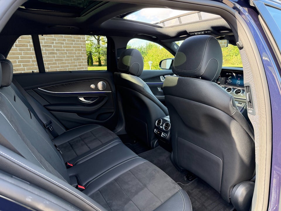 Mercedes E300 de 2,0 AMG Line stc. aut. 4Matic 5d