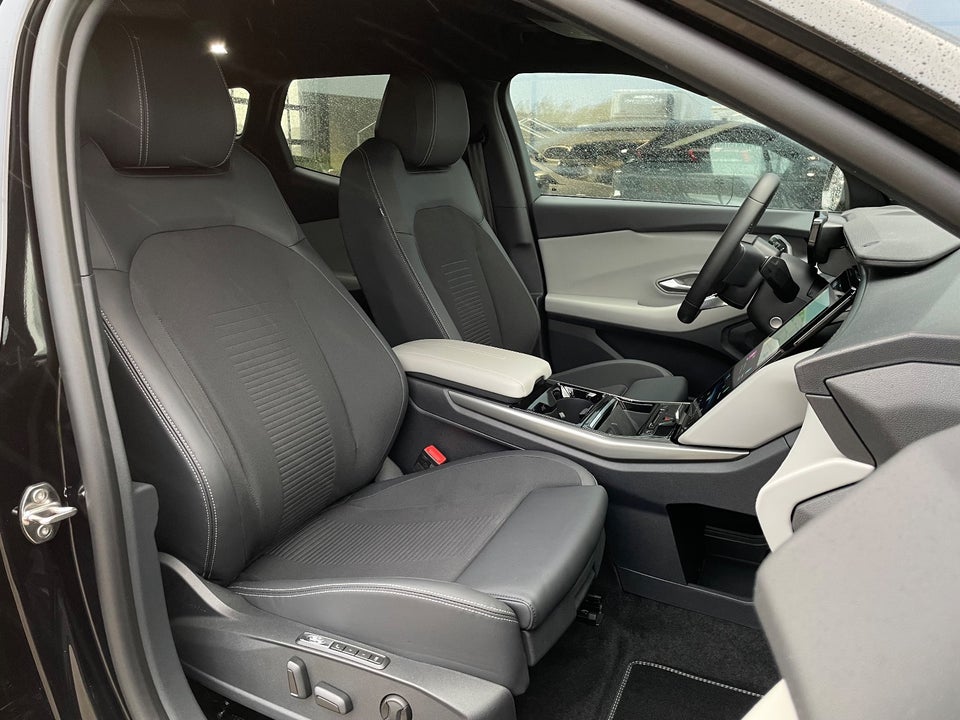 Ford Capri 77 Select Extended Range 5d