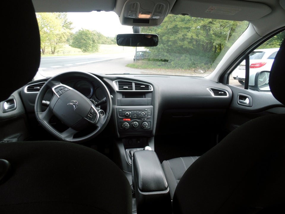 Citroën C4 1,6 VTi 120 Attraction 5d