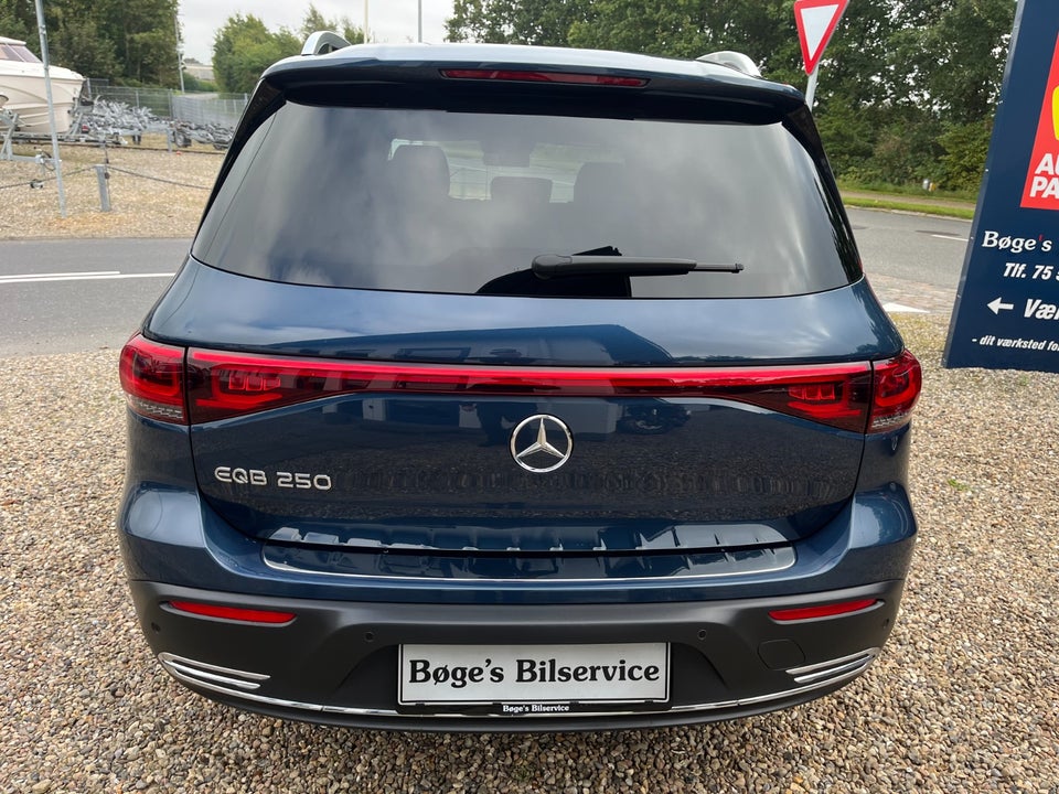 Mercedes EQB250 Progressive 5d