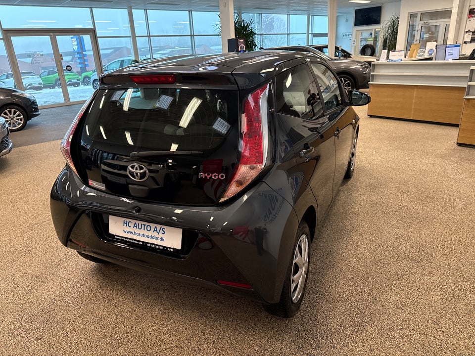 Toyota Aygo 1,0 VVT-i x-play x-shift 5d