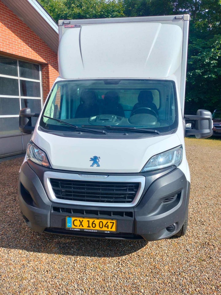 Peugeot Boxer 335 2,2 BlueHDi 140 Alukasse Plus