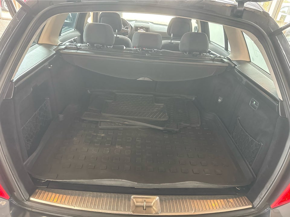 Mercedes C200 2,2 CDi Avantgarde stc. BE 5d