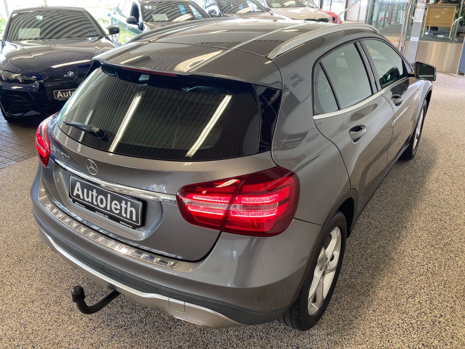 Mercedes GLA200 1,6  5d