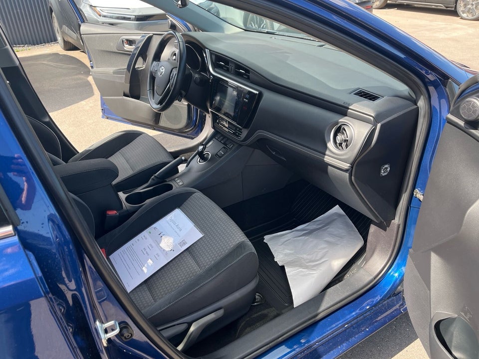 Toyota Auris 1,8 Hybrid H2 Selected CVT 5d