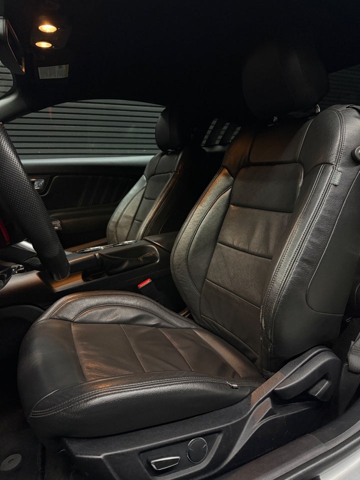 Ford Mustang 2,3 EcoBoost Fastback aut. 2d