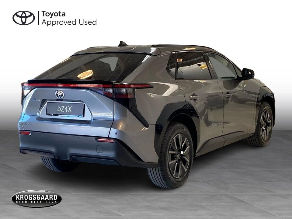 Toyota bZ4X 73 Active Tech 5d