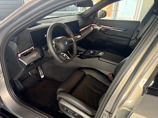 BMW i5 eDrive40 M-Sport 4d