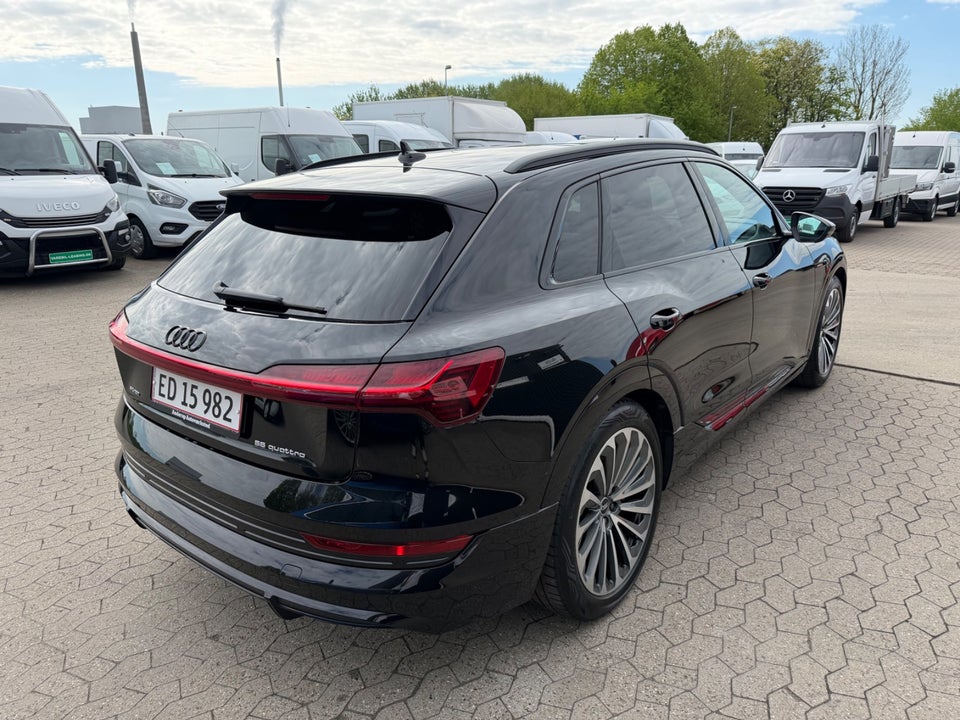 Audi e-tron 55 S-line quattro 5d