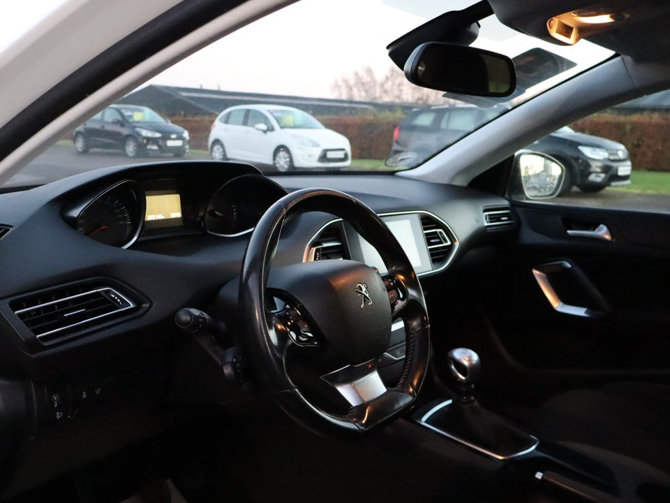 Peugeot 308 1,6 BlueHDi 120 Allure SE SW 5d