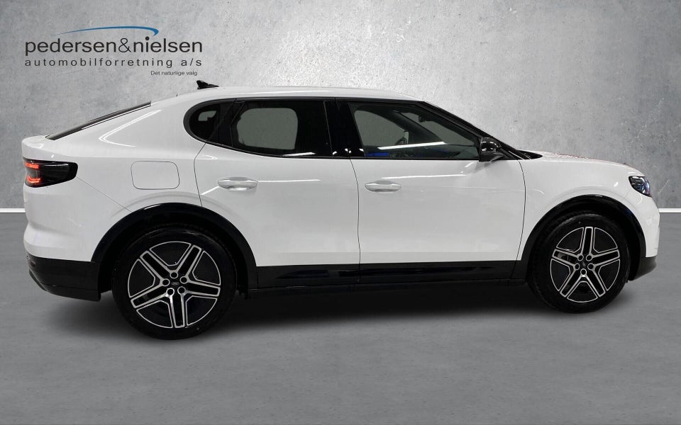 Ford Capri 82 Premium Extended Range 5d