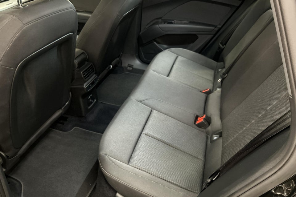 Audi Q4 e-tron 40 Attitude 5d
