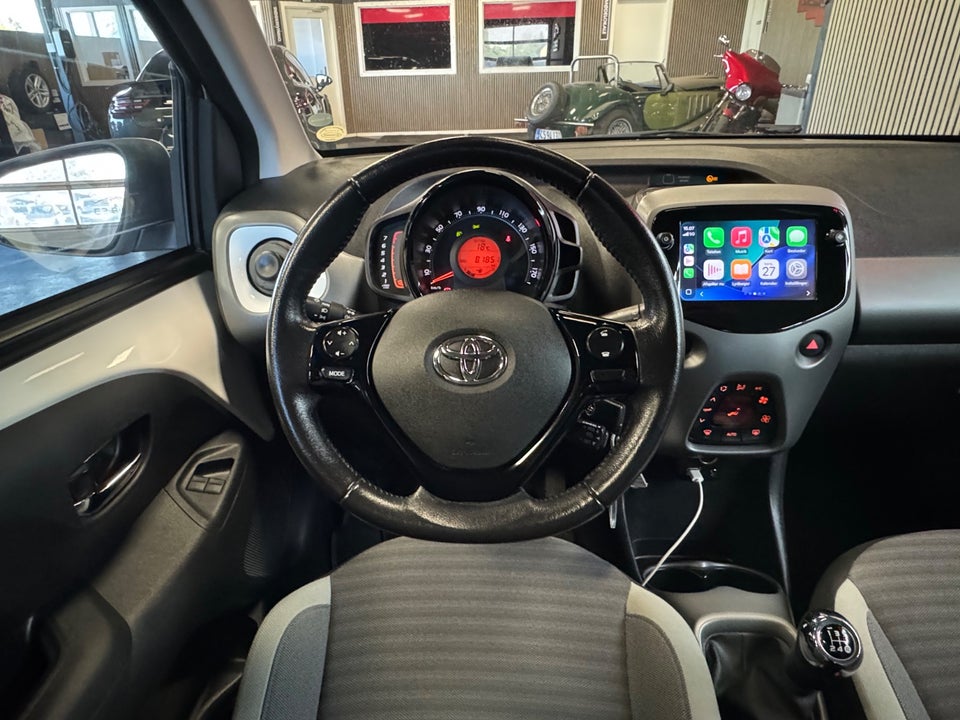 Toyota Aygo 1,0 VVT-i x-press 5d
