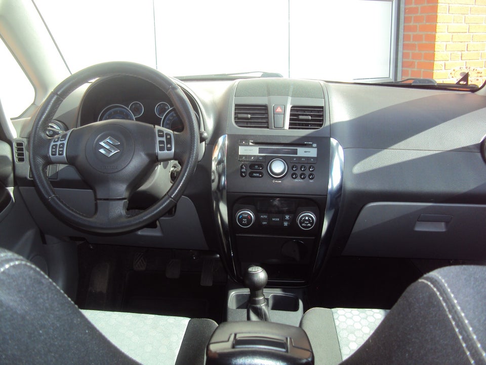 Suzuki SX4 1,6 CombiBack Tour 5d