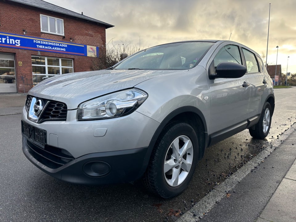 Nissan Qashqai 1,6 Tekna 5d