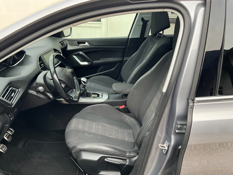 Peugeot 308 1,5 BlueHDi 130 Selection Sky SW 5d