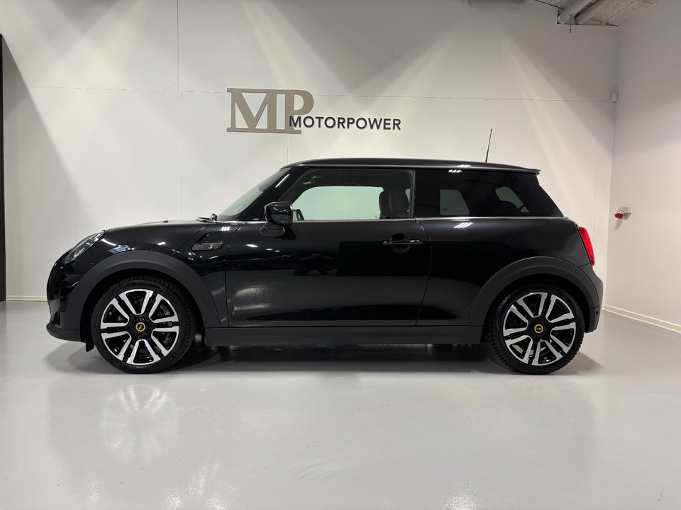 MINI Cooper SE Essential 3d