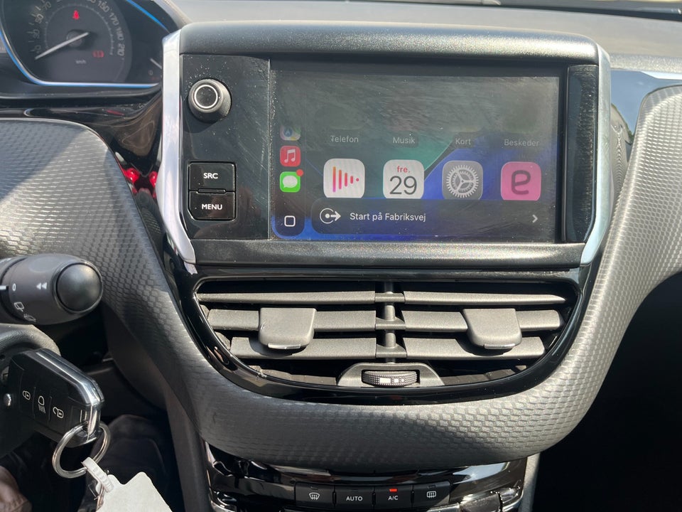 Peugeot 2008 1,6 BlueHDi 100 Allure Sky 5d