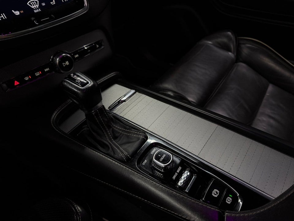 Volvo XC90 2,0 D5 235 R-Design aut. AWD 7prs 5d
