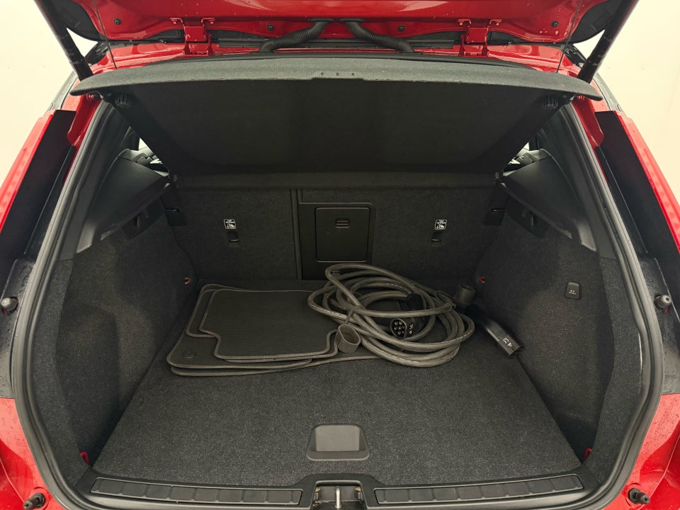 Volvo XC40 P8 ReCharge Twin R-Design 5d