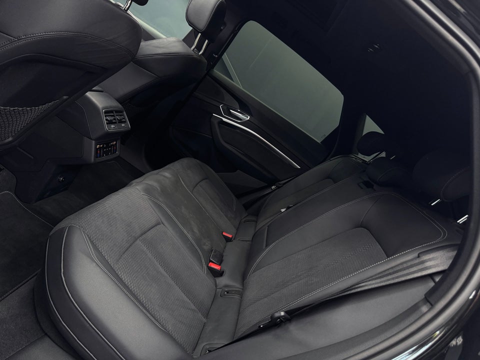 Audi e-tron 55 S-line quattro 5d