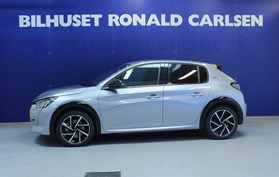 Peugeot e-208 50 GT 5d