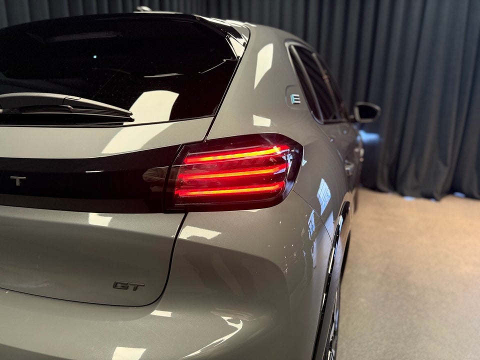 Peugeot e-208 54 GT 5d