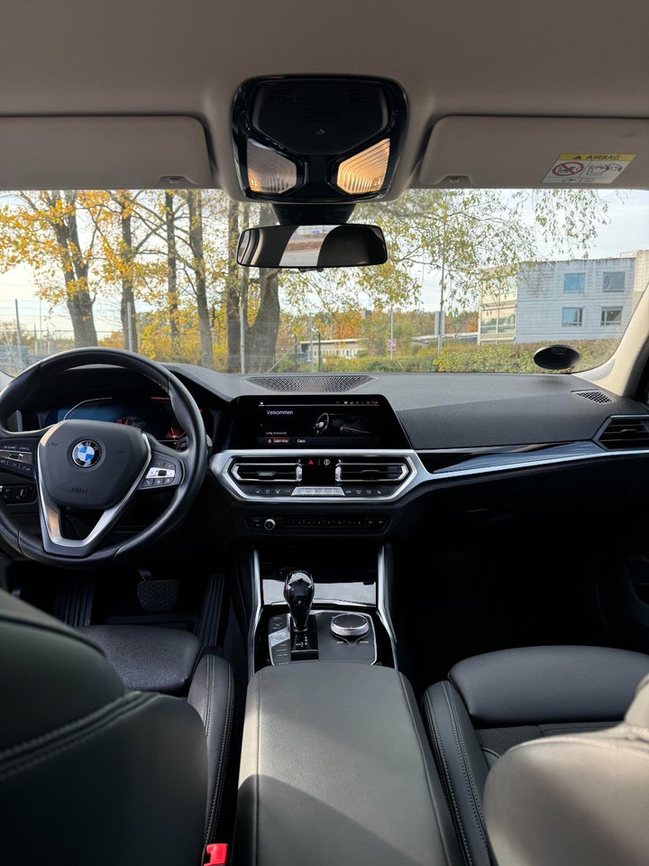 BMW 320i 2,0 Connected aut. 4d