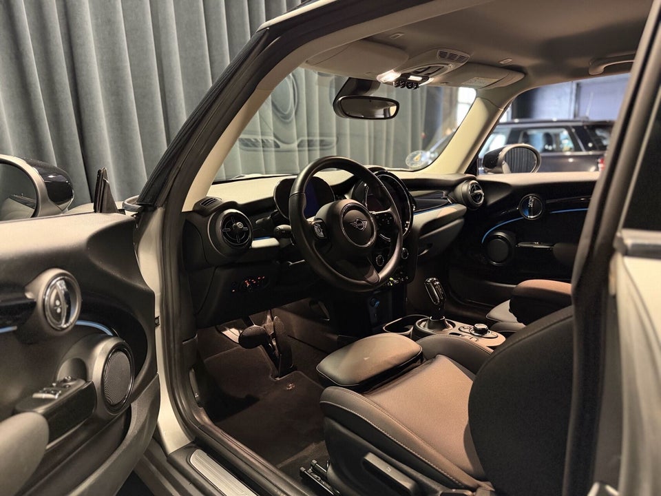 MINI Cooper SE Classic Trim 3d