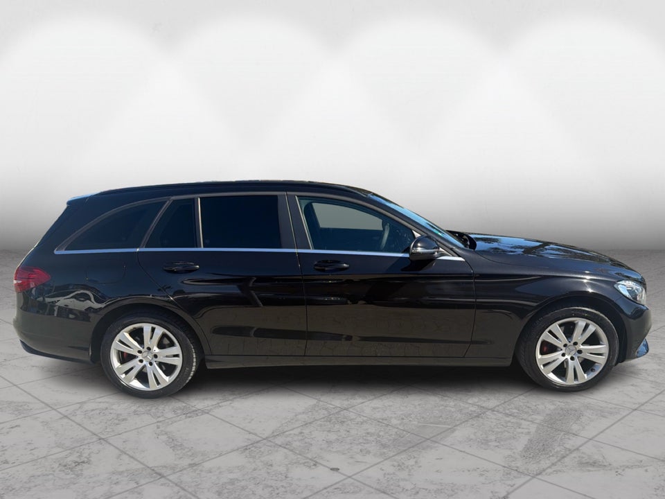 Mercedes C220 d 2,2 Avantgarde stc. aut. 5d