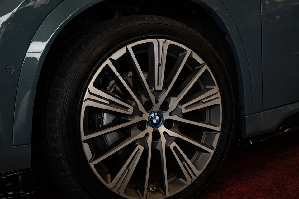 BMW iX1 eDrive20 Fully Charged M-Sport 5d