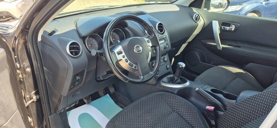 Nissan Qashqai 1,6 Tekna 5d
