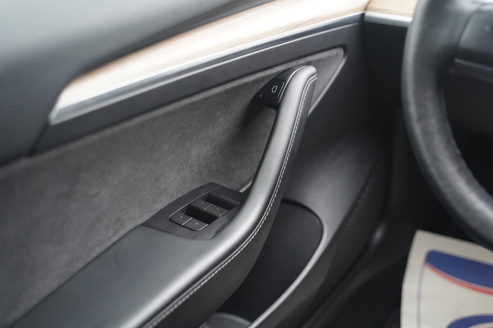 Tesla Model 3 Long Range AWD 4d