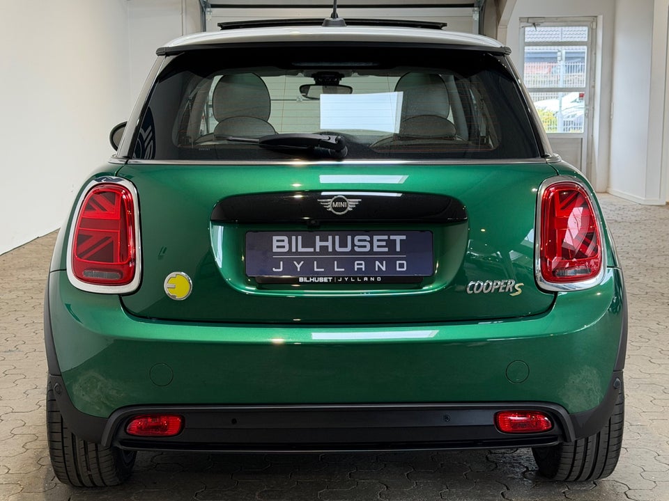 MINI Cooper SE Classic Trim 3d
