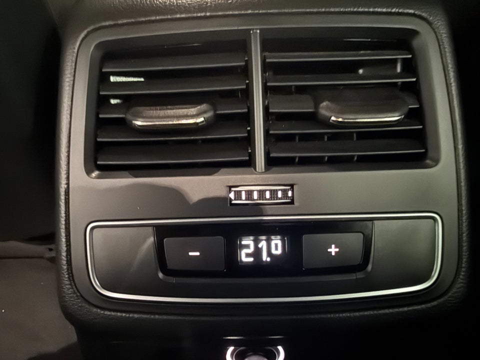 Audi A4 40 TFSi S-line plus Avant S-tr. 5d