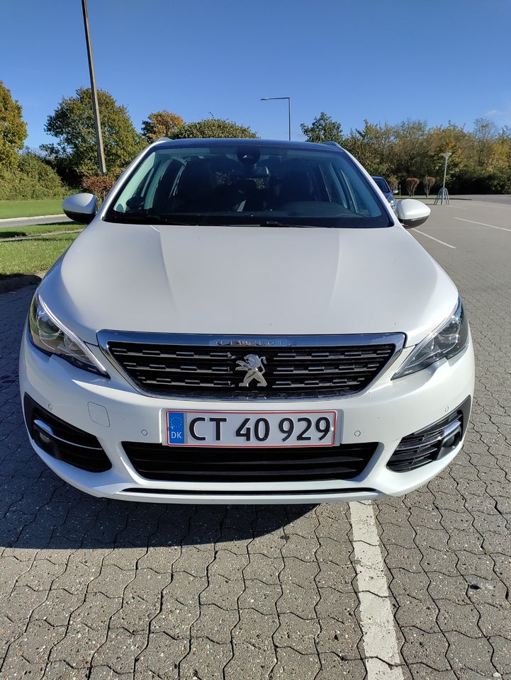 Peugeot 308 1,5 BlueHDi 130 Allure Sky SW 5d