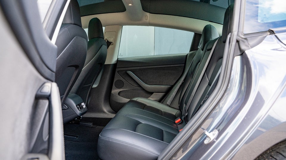 Tesla Model 3 Long Range AWD 4d