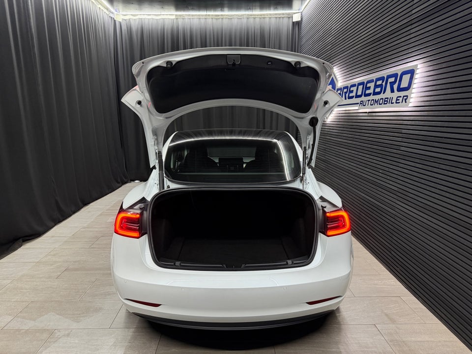 Tesla Model 3 Long Range AWD 4d