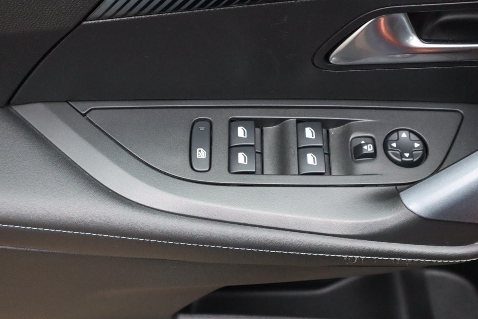 Peugeot 2008 1,2 PureTech 130 Allure Pack 5d