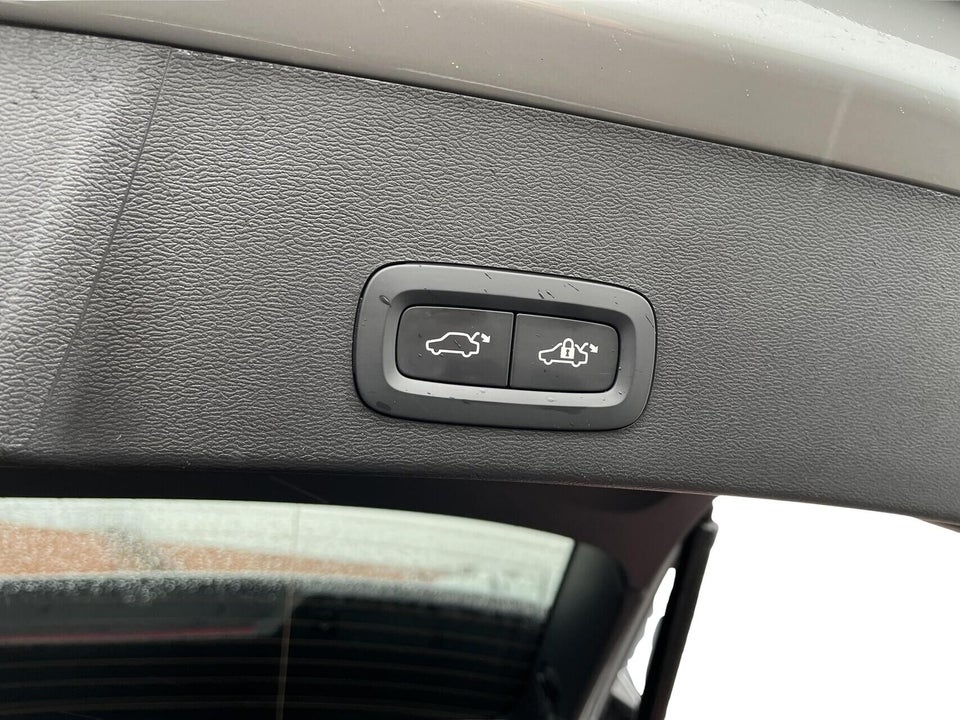 Volvo EX40 Extended Range Plus 5d