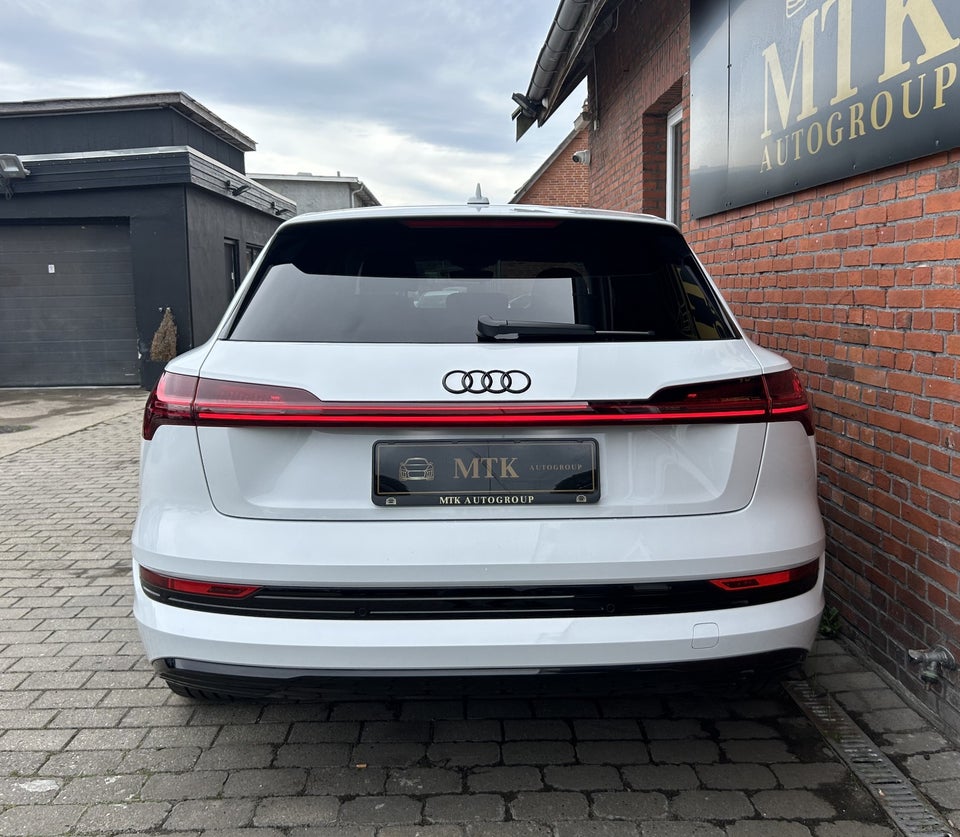 Audi e-tron 50 quattro 5d