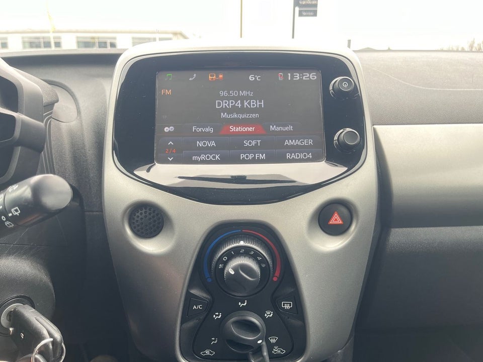 Toyota Aygo 1,0 VVT-i x-black 5d