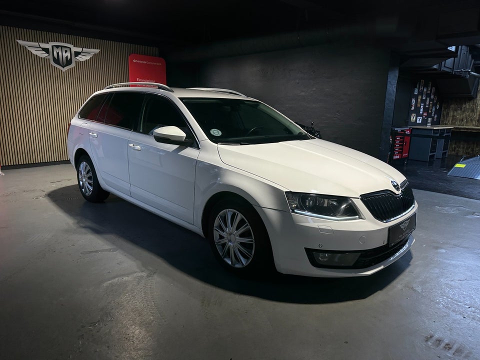 Skoda Octavia 1,6 TDi 110 Style Combi DSG 5d
