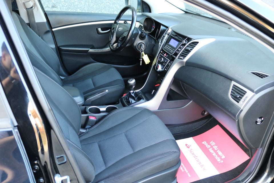 Hyundai i30 1,6 GDi XTR CW Eco 5d