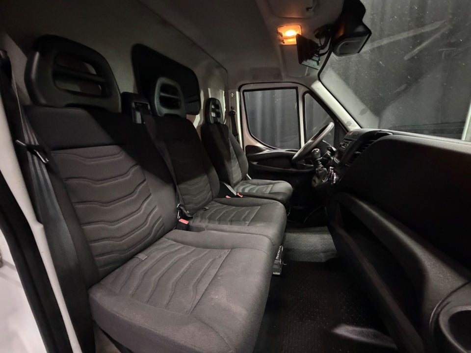 Iveco Daily 2,3 35S13 10,8m³ Van