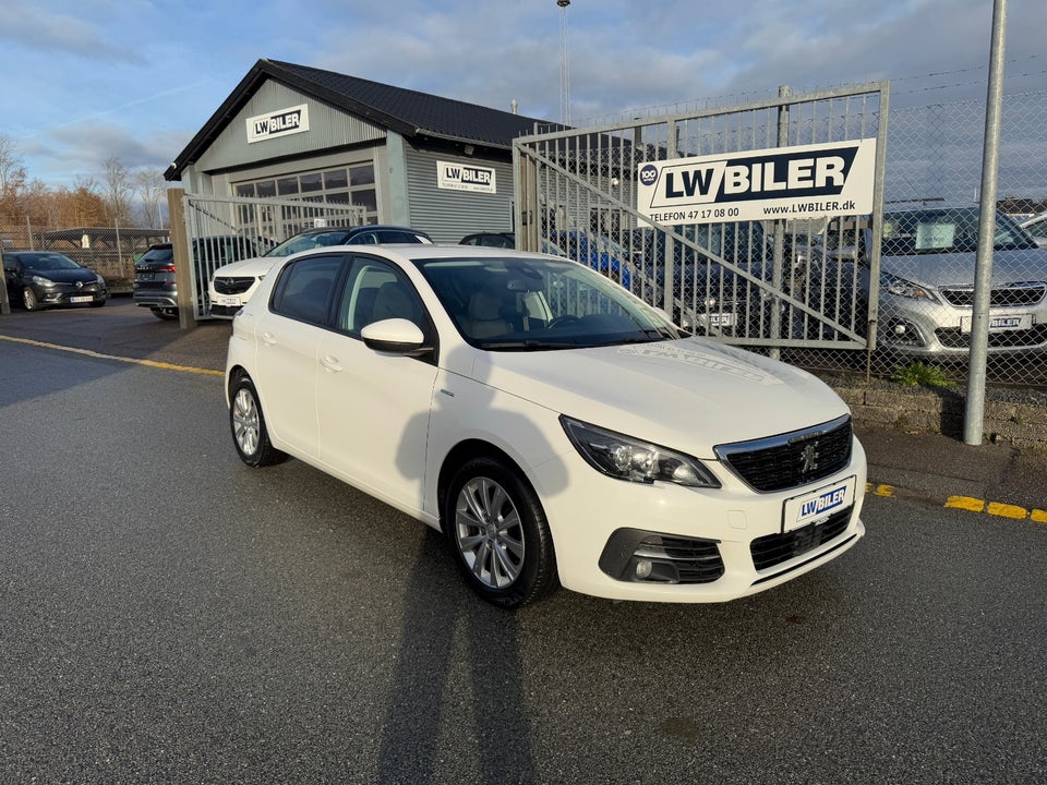 Peugeot 308 1,5 BlueHDi 130 Style 5d