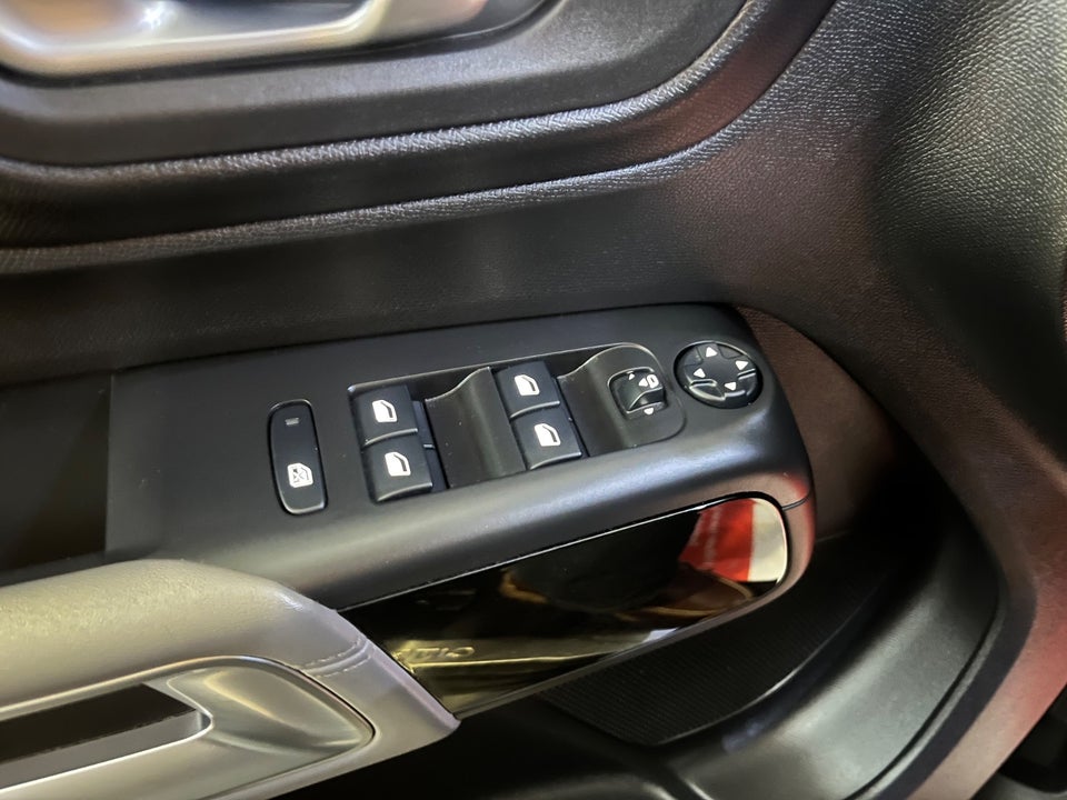 Citroën C5 Aircross 1,6 Hybrid Shine Sport EAT8 5d