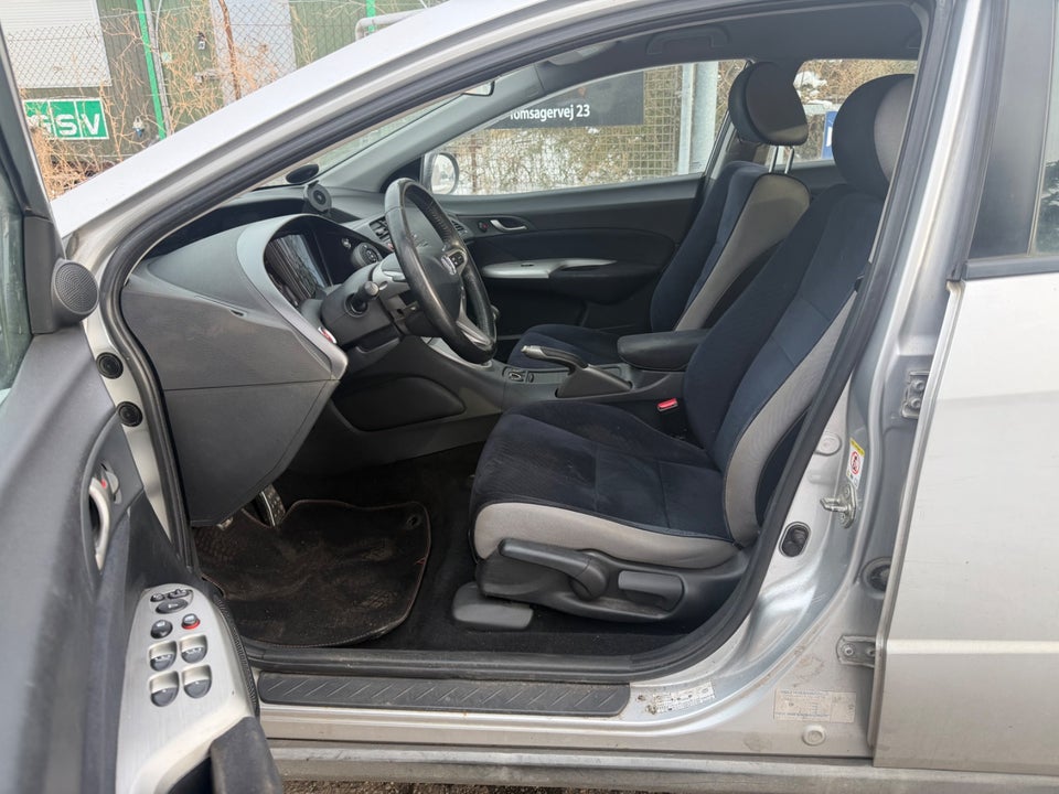 Honda Civic 1,8 Sport 5d