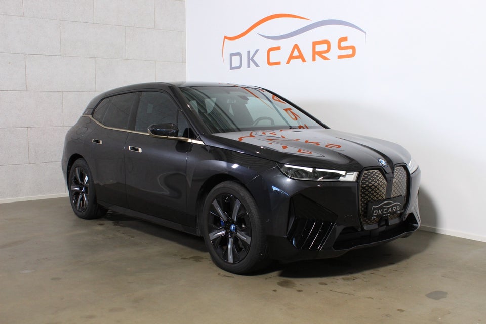 BMW iX xDrive40 Fully Charged Sport 5d